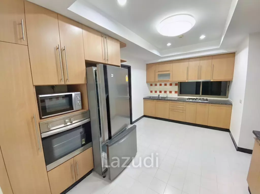 3 Bed 3 Bath 250 SQ.M Prompong Mansion