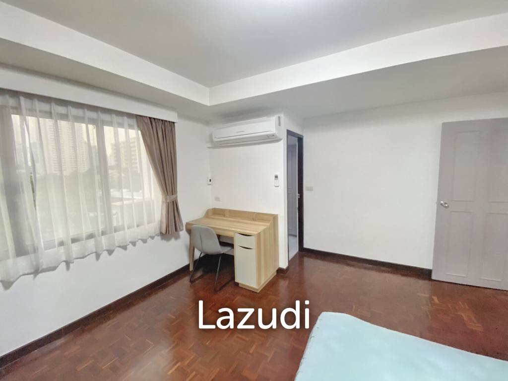 3 Bed 3 Bath 250 SQ.M Prompong Mansion