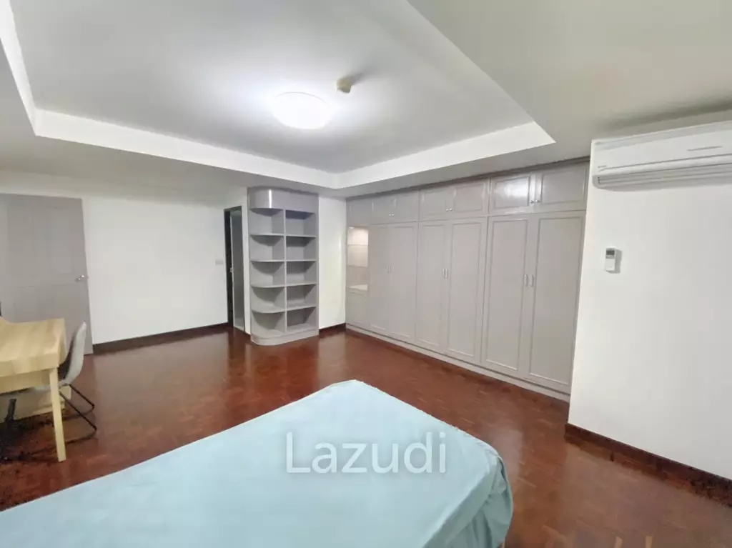 3 Bed 3 Bath 250 SQ.M Prompong Mansion
