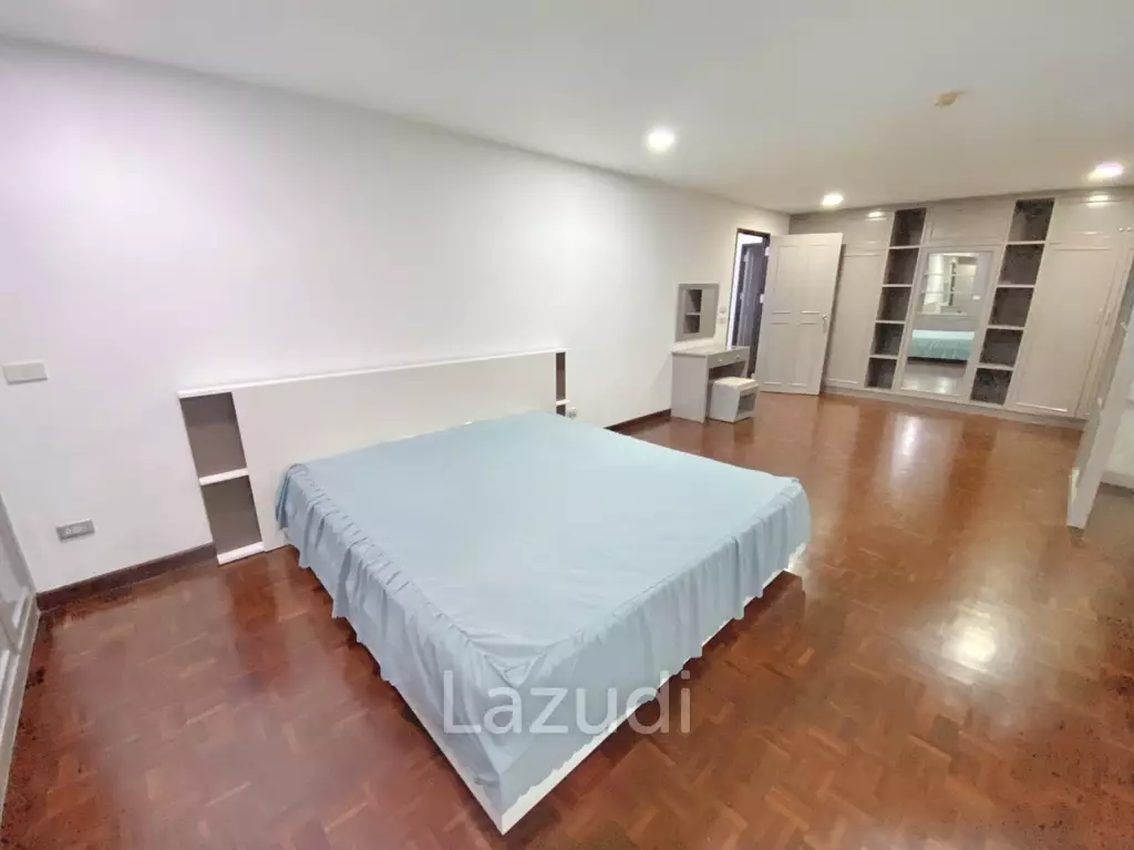 3 Bed 3 Bath 250 SQ.M Prompong Mansion