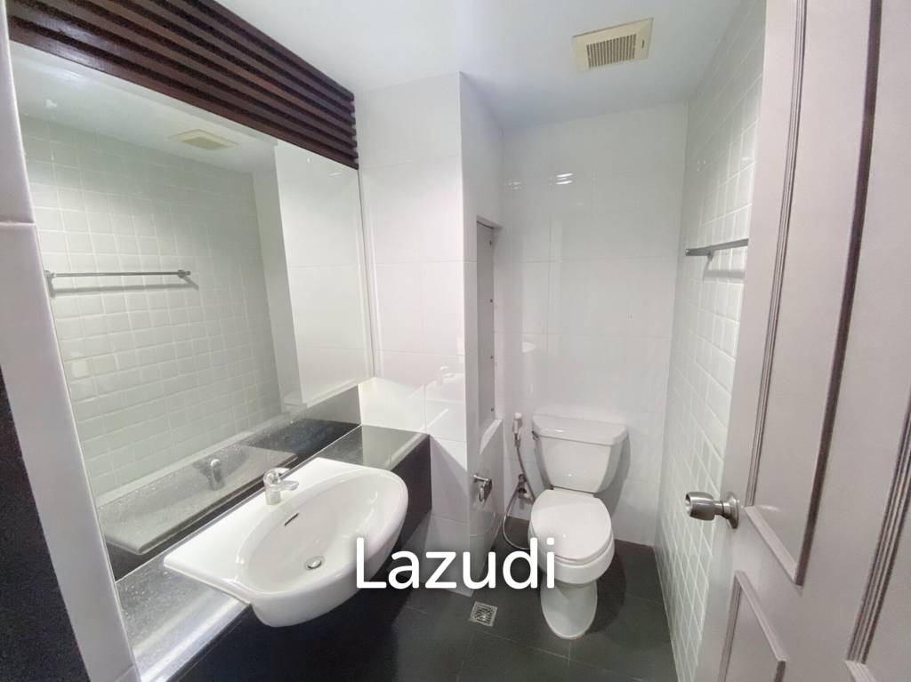 3 Bed 3 Bath 250 SQ.M Prompong Mansion