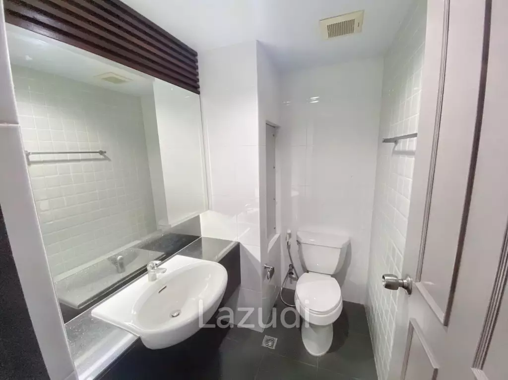 3 Bed 3 Bath 250 SQ.M Prompong Mansion