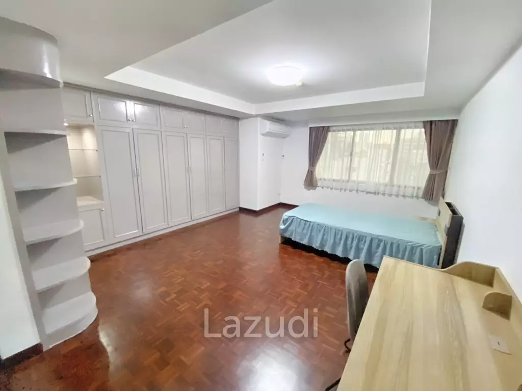 3 Bed 3 Bath 250 SQ.M Prompong Mansion