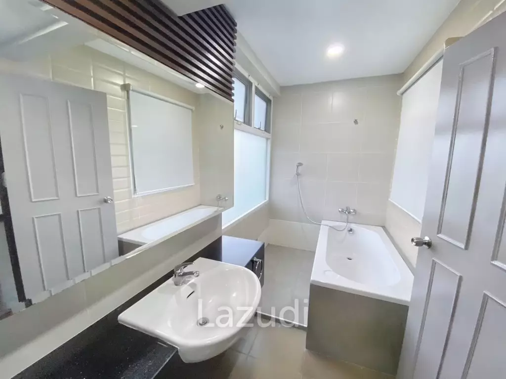 3 Bed 3 Bath 250 SQ.M Prompong Mansion