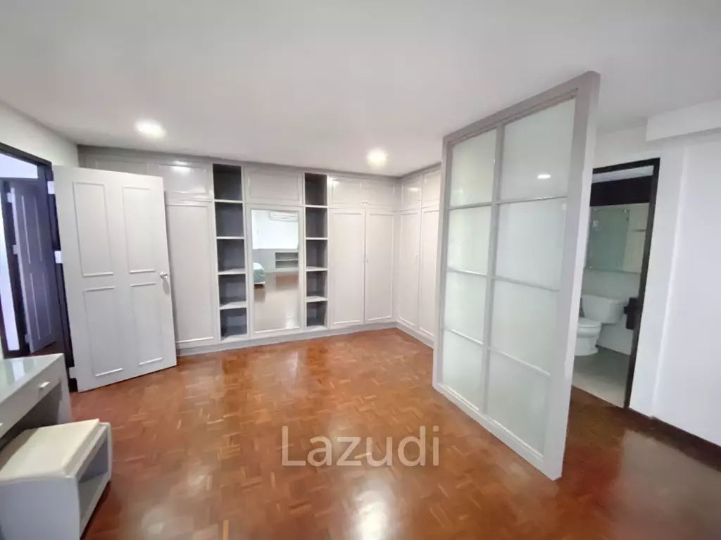3 Bed 3 Bath 250 SQ.M Prompong Mansion