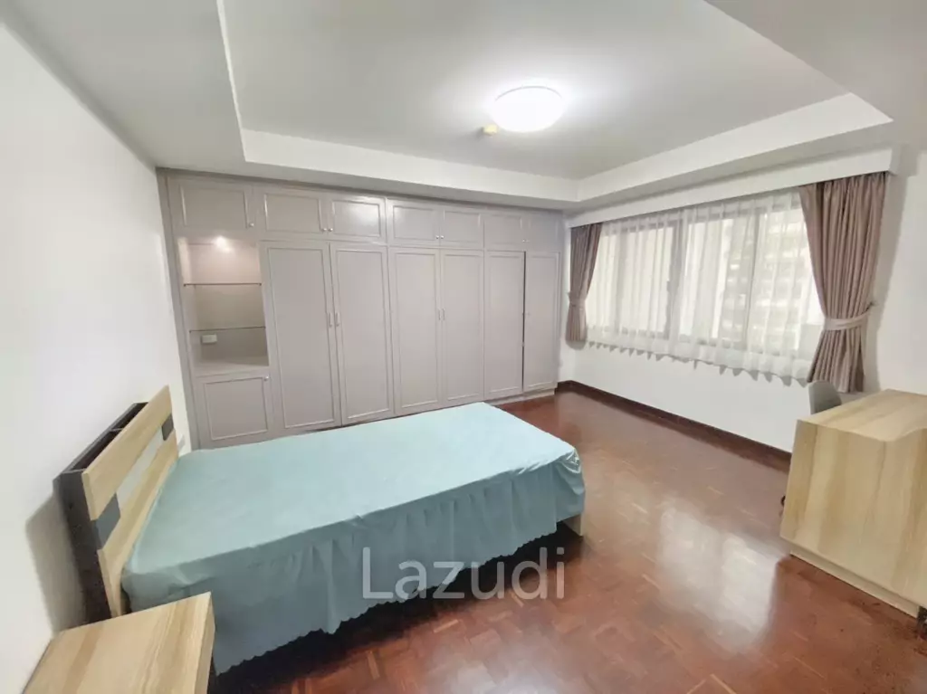 3 Bed 3 Bath 250 SQ.M Prompong Mansion