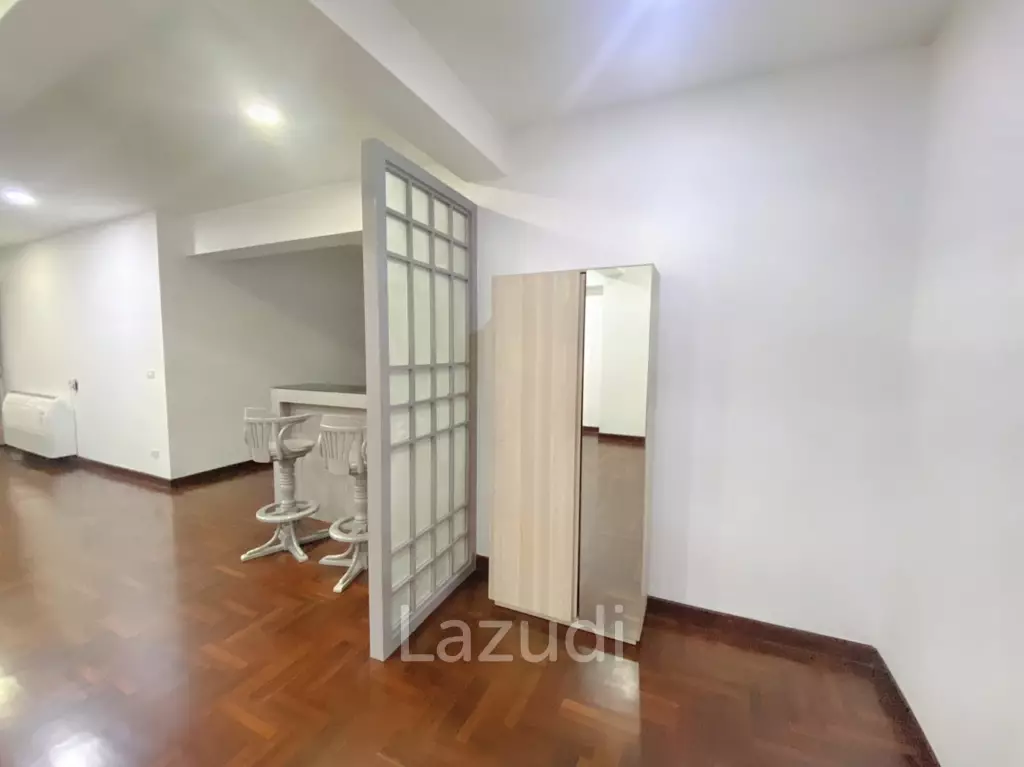 3 Bed 3 Bath 250 SQ.M Prompong Mansion