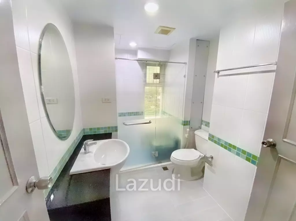 3 Bed 3 Bath 250 SQ.M Prompong Mansion