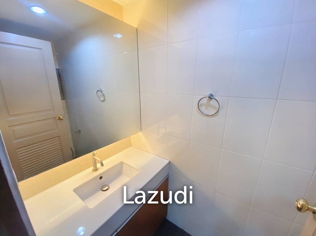 3 Bed 3 Bath 260 SQ.M Prompong Mansion