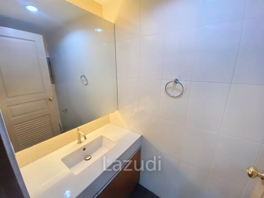 3 Bed 3 Bath 260 SQ.M Prompong Mansion