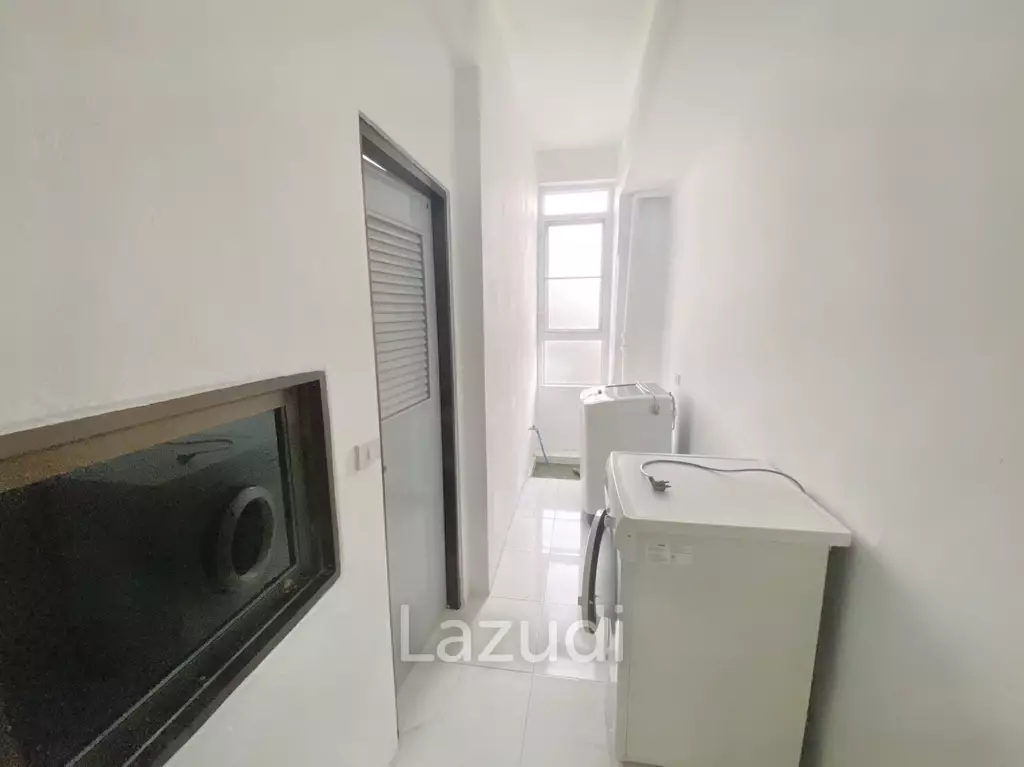 3 Bed 3 Bath 260 SQ.M Prompong Mansion