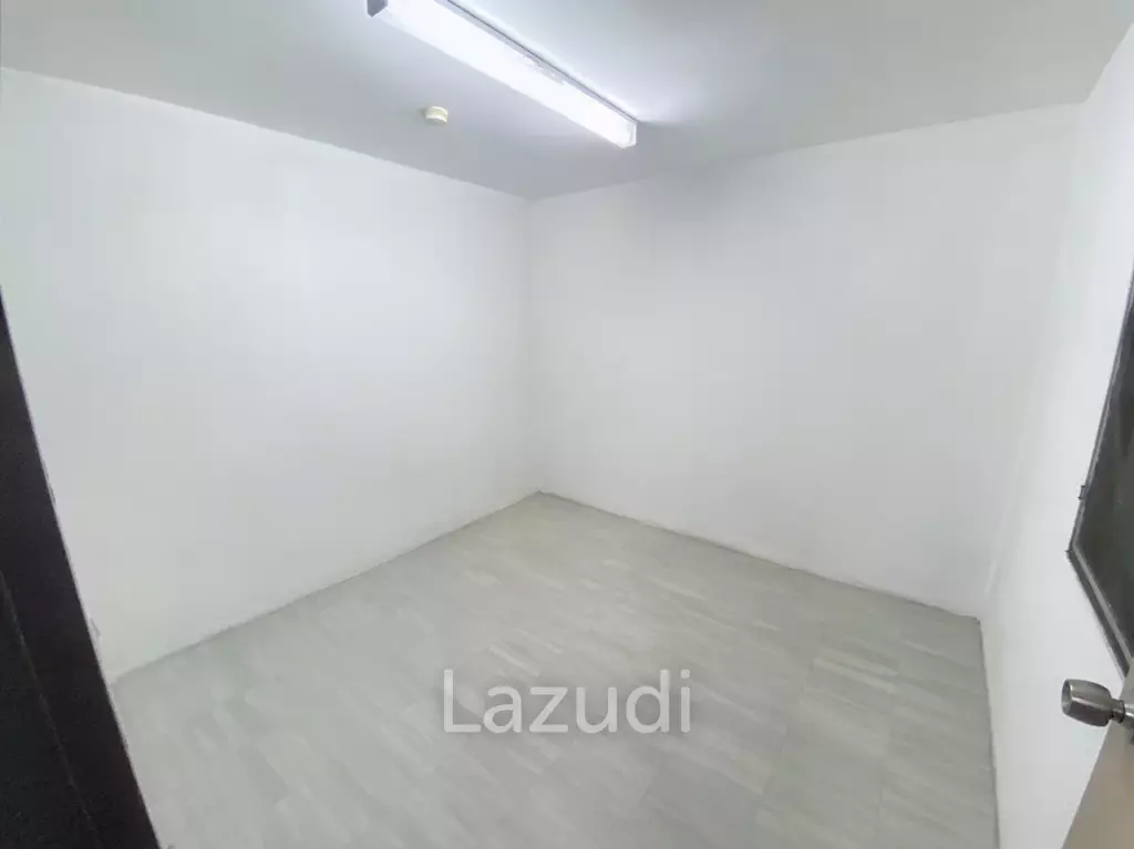 3 Bed 3 Bath 260 SQ.M Prompong Mansion