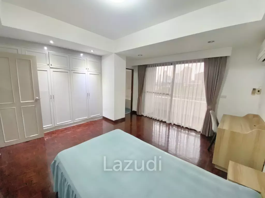 3 Bed 3 Bath 260 SQ.M Prompong Mansion
