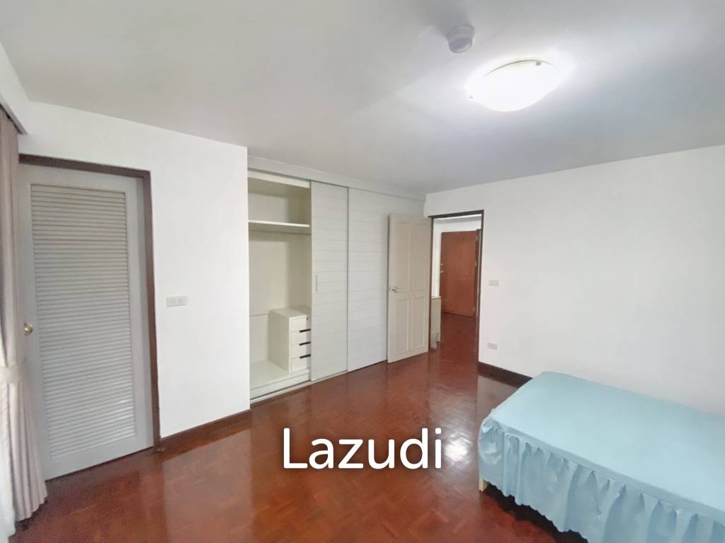 3 Bed 3 Bath 260 SQ.M Prompong Mansion