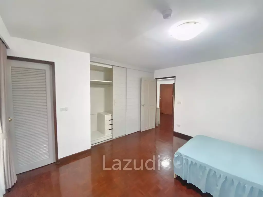 3 Bed 3 Bath 260 SQ.M Prompong Mansion