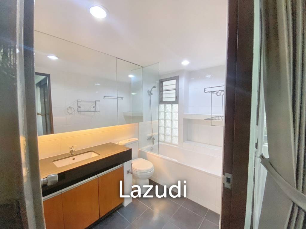 3 Bed 3 Bath 260 SQ.M Prompong Mansion