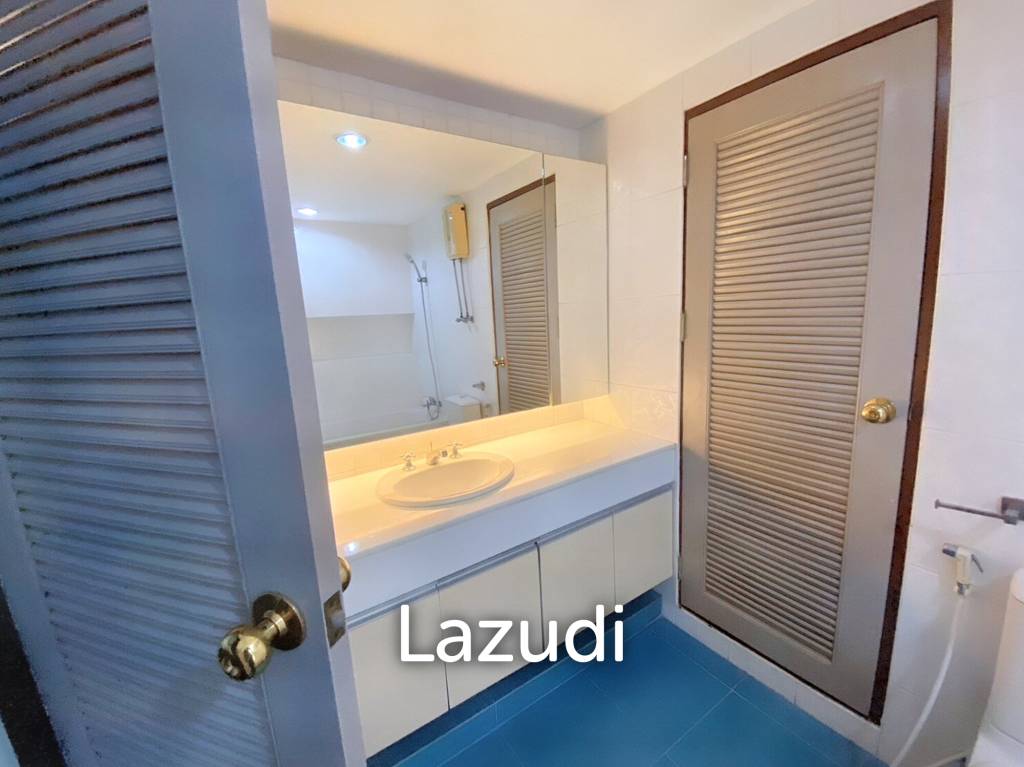 3 Bed 3 Bath 260 SQ.M Prompong Mansion