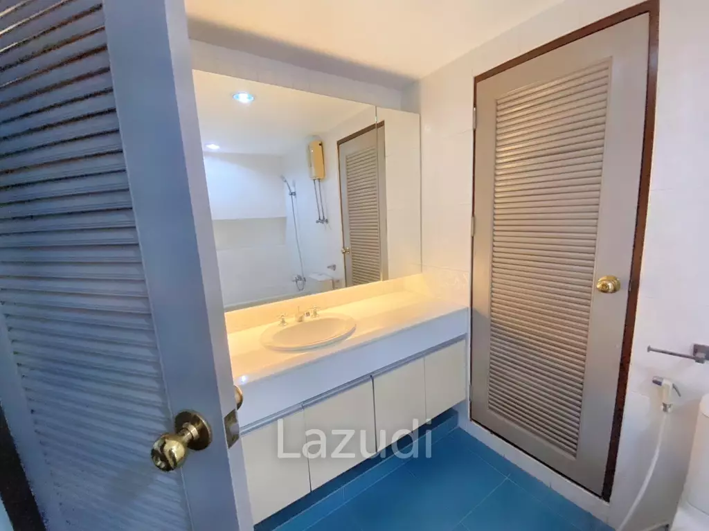 3 Bed 3 Bath 260 SQ.M Prompong Mansion