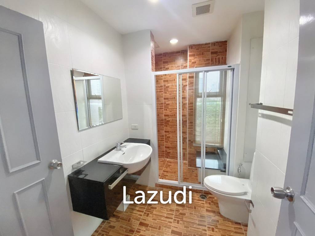 3 Bed 3 Bath 260 SQ.M Prompong Mansion