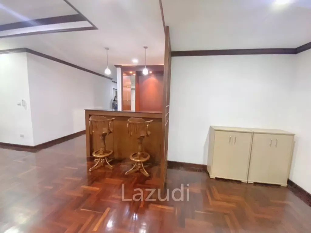 3 Bed 3 Bath 260 SQ.M Prompong Mansion