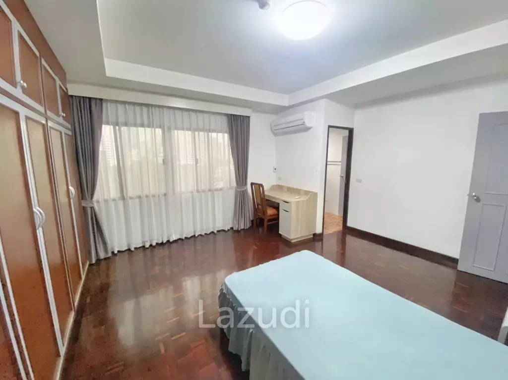 3 Bed 3 Bath 260 SQ.M Prompong Mansion