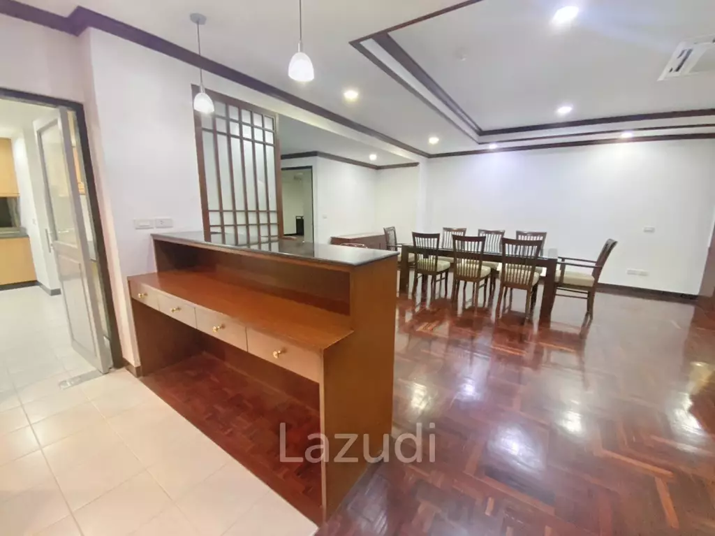 3 Bed 3 Bath 260 SQ.M Prompong Mansion