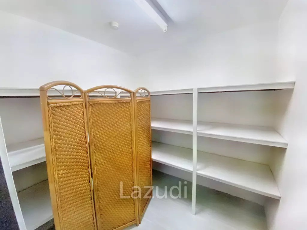 3 Bed 3 Bath 260 SQ.M Prompong Mansion