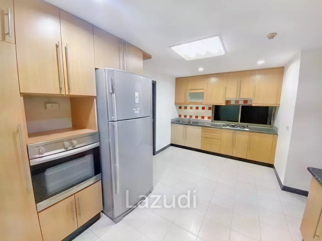 3 Bed 3 Bath 260 SQ.M Prompong Mansion