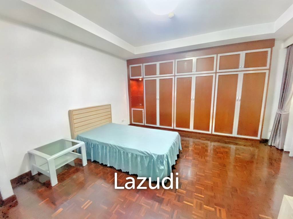 3 Bed 3 Bath 260 SQ.M Prompong Mansion