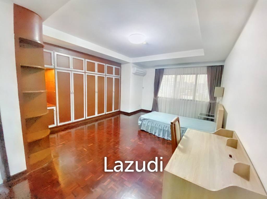 3 Bed 3 Bath 260 SQ.M Prompong Mansion