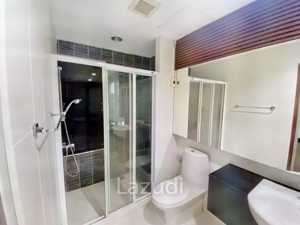 3 Bed 3 Bath 260 SQ.M Prompong Mansion