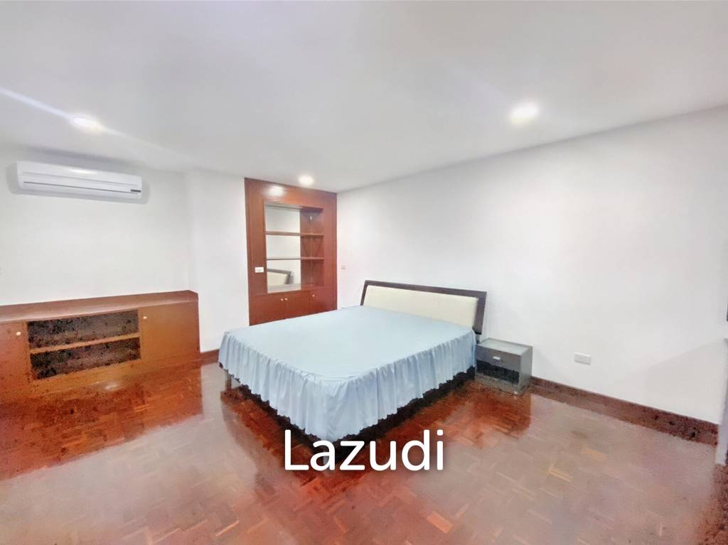 3 Bed 3 Bath 260 SQ.M Prompong Mansion