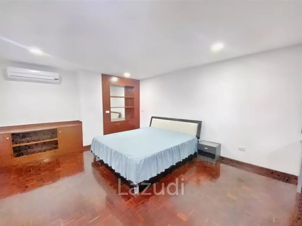 3 Bed 3 Bath 260 SQ.M Prompong Mansion