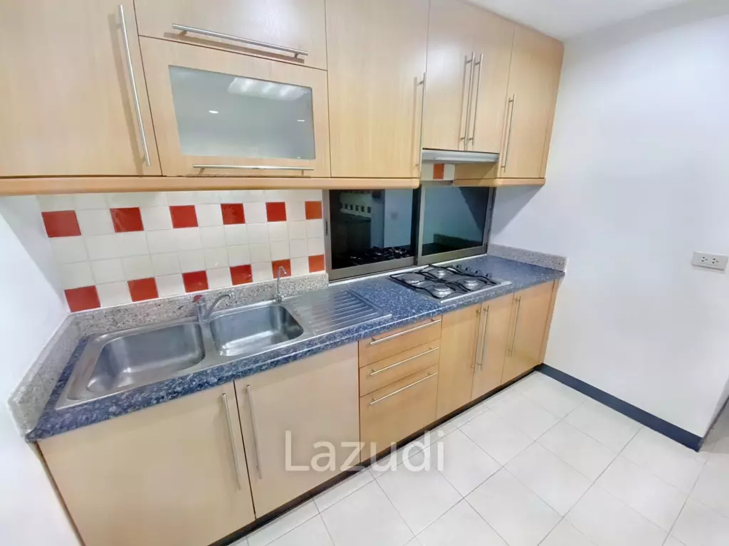 3 Bed 3 Bath 260 SQ.M Prompong Mansion