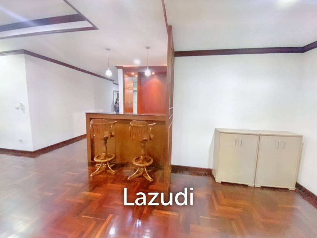 3 Bed 3 Bath 260 SQ.M Prompong Mansion