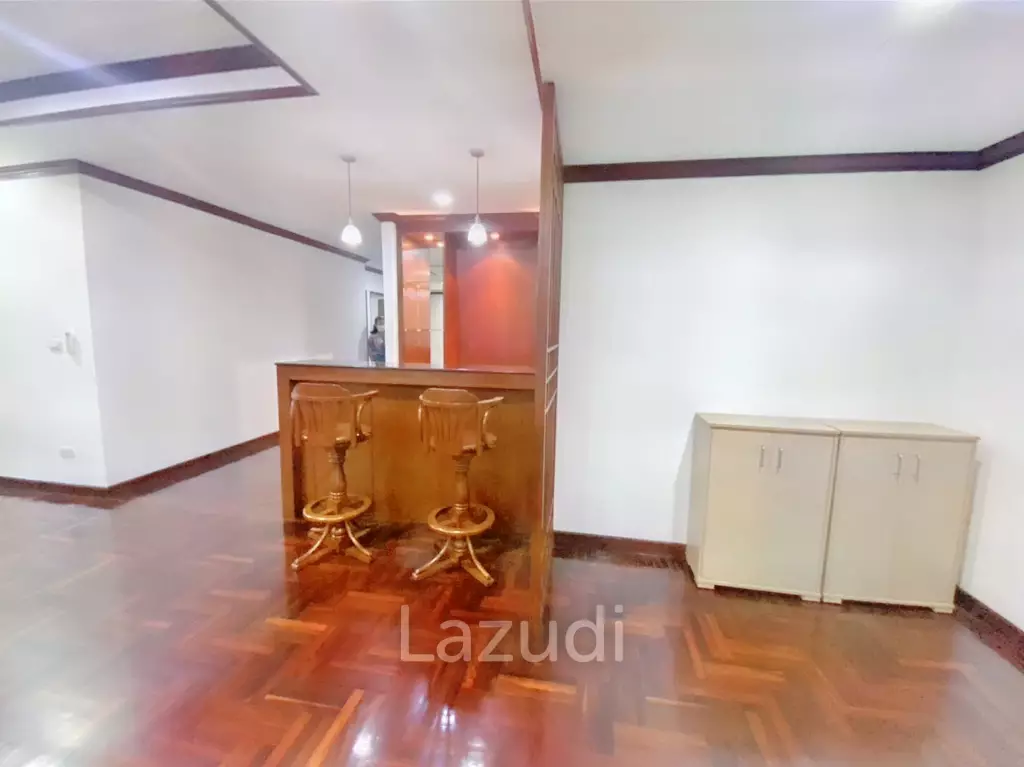 3 Bed 3 Bath 260 SQ.M Prompong Mansion