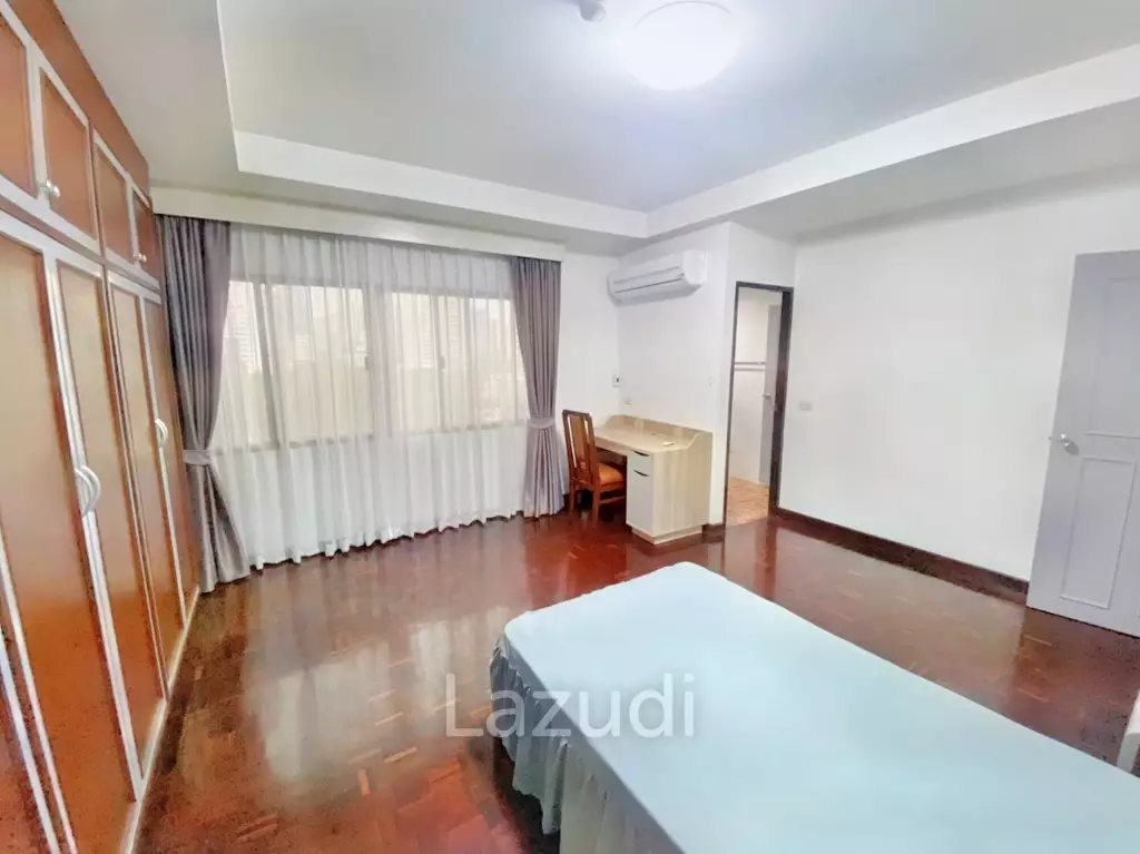 3 Bed 3 Bath 260 SQ.M Prompong Mansion