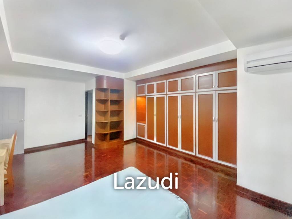 3 Bed 3 Bath 260 SQ.M Prompong Mansion