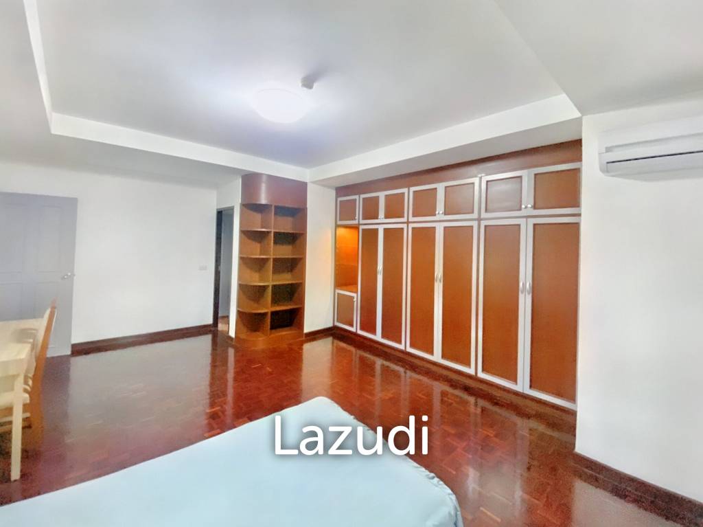 3 Bed 3 Bath 260 SQ.M Prompong Mansion
