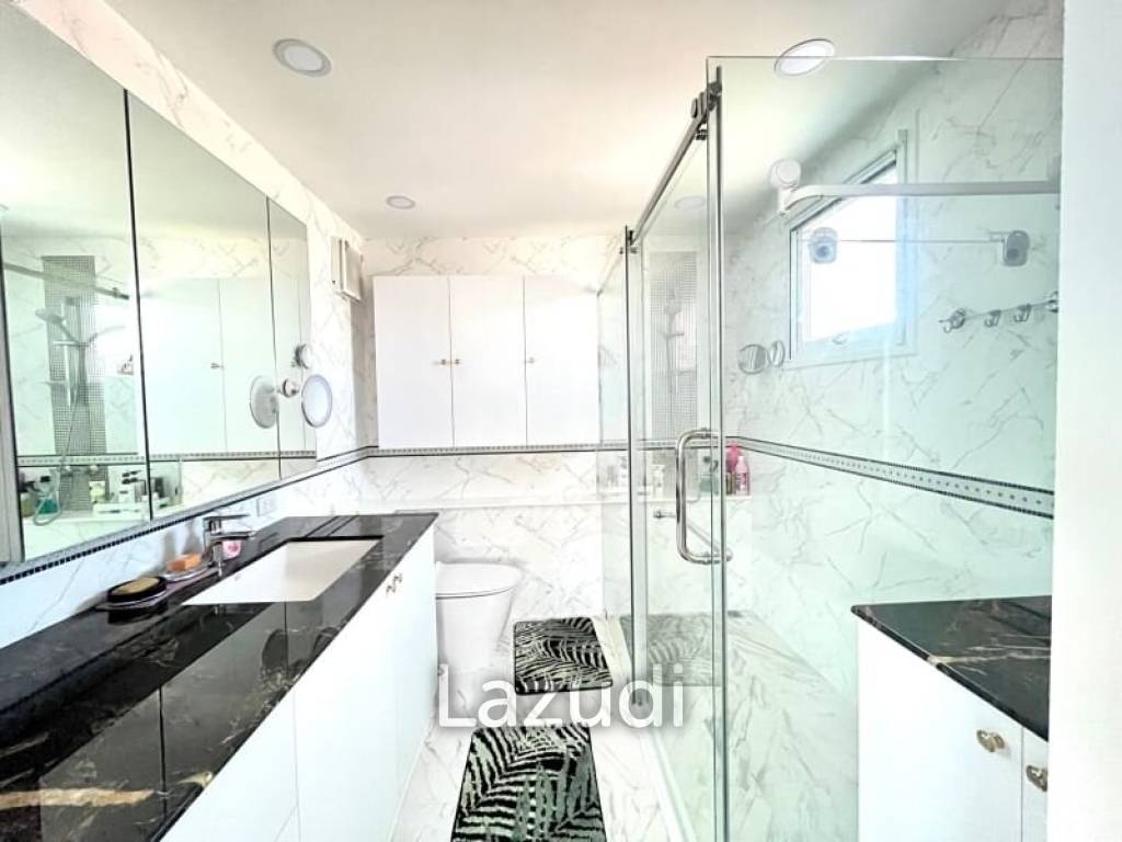 Jomtien Plaza Condotel for Sale