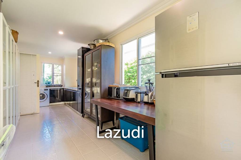 1,100 Sqm 4 Bed 4 Bath Villa For Sale