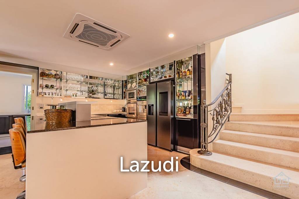 1,100 Sqm 4 Bed 4 Bath Villa For Sale