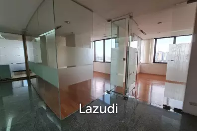 Fully Furnished office (upon request) in Huai Kwang