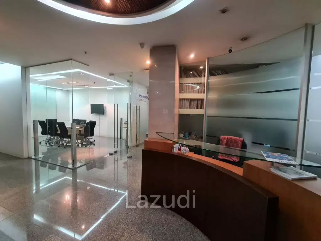 Fully Furnished office (upon request) in Huai Kwang