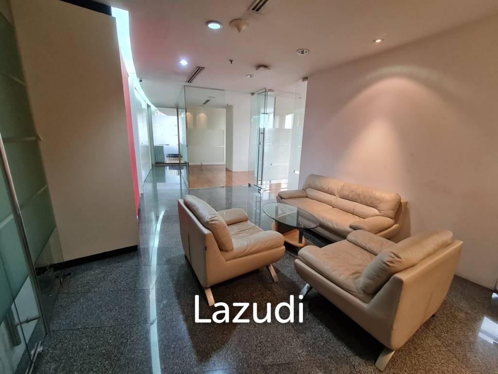 Fully Furnished office (upon request) in Huai Kwang