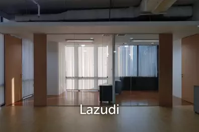 Fully Furnished office (upon request) in Huai Kwang