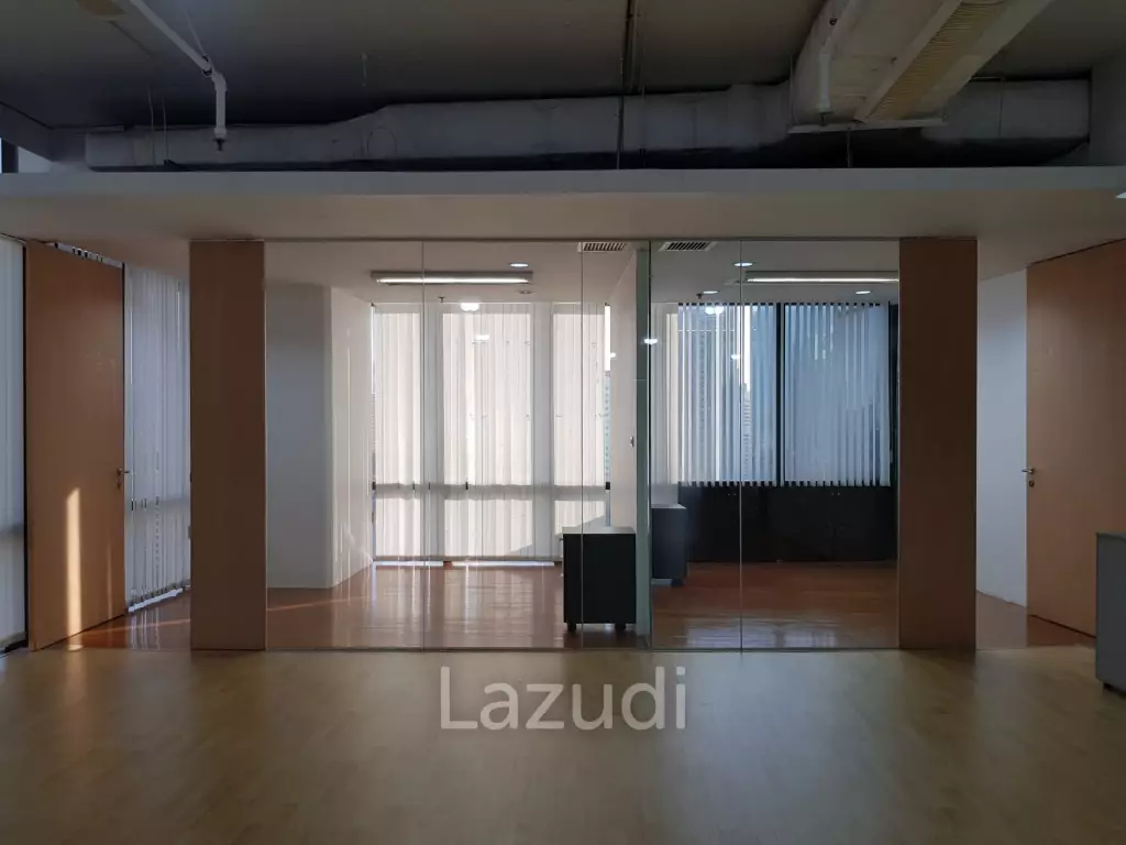 Fully Furnished office (upon request) in Huai Kwang