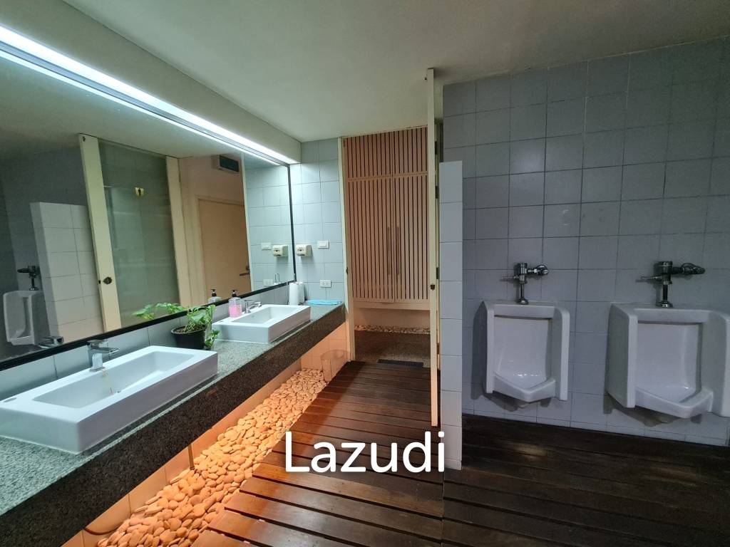 Fully Furnished office (upon request) in Huai Kwang