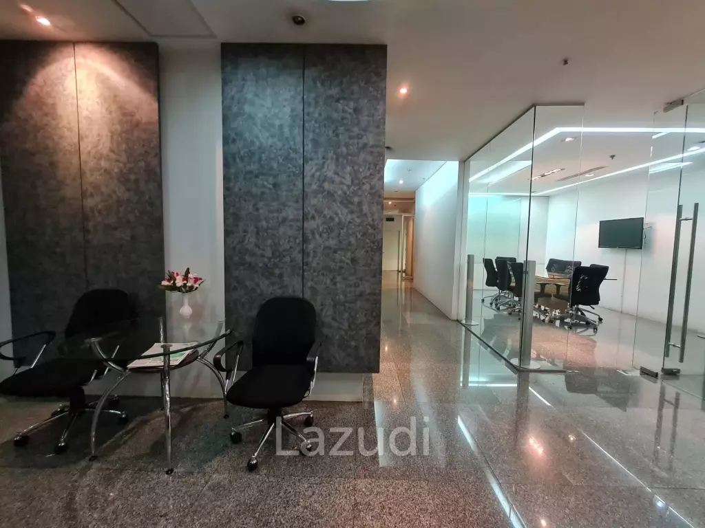 Fully Furnished office (upon request) in Huai Kwang