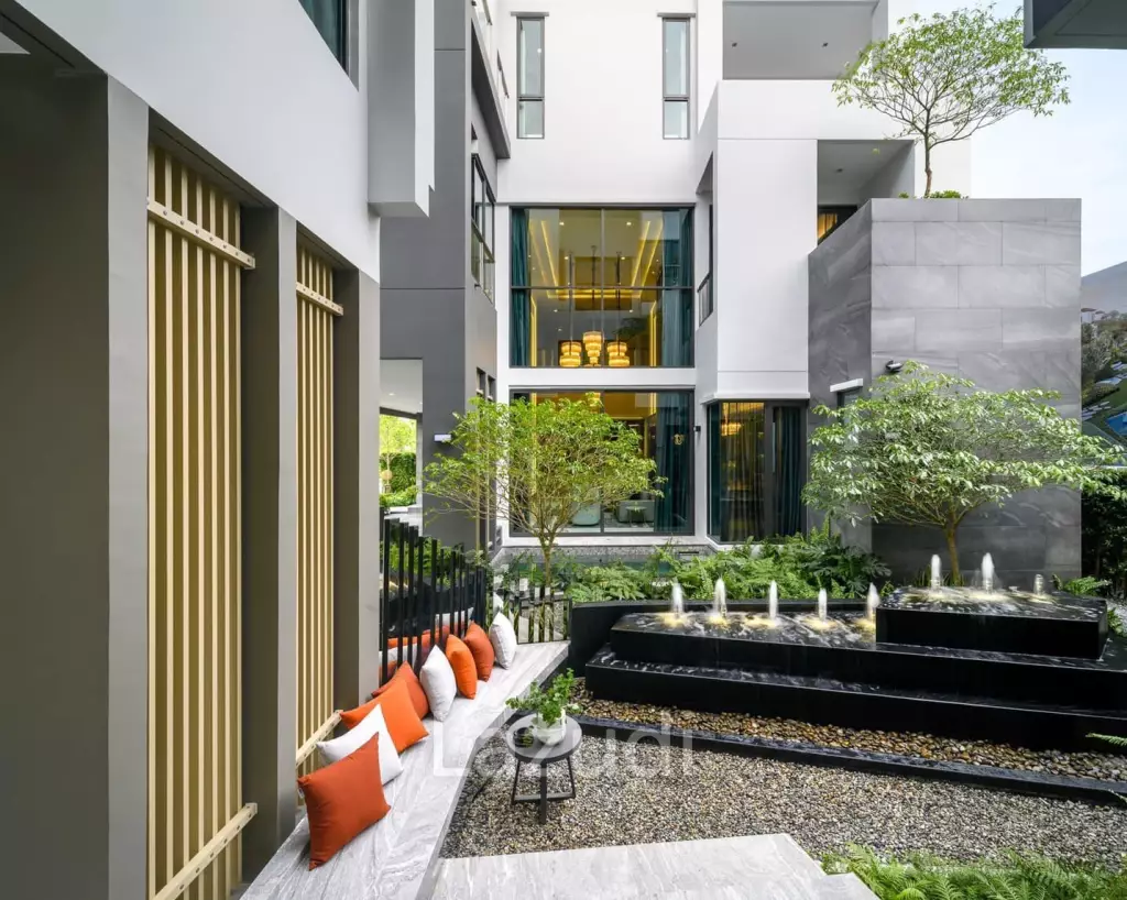 4 Bed 3 Bath 440 SQ.M The Gentry Phatthanakan